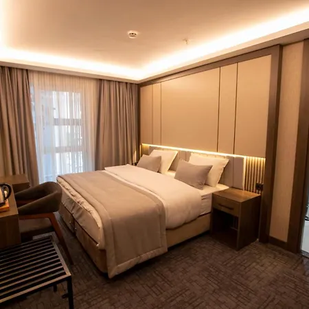 The Hotel 4*